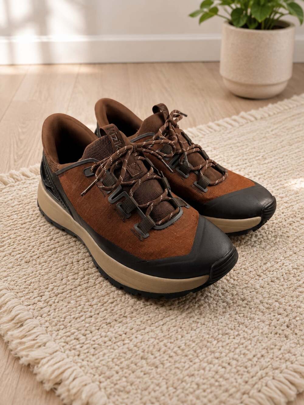 Kizik Wasatch Hands Free Step In Sneakers Cappuccino Brown Women’s 9 Men’s 7.5